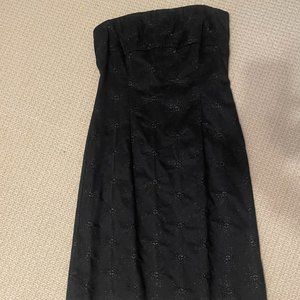 Black strapless dress -- subtle diamond flower pattern